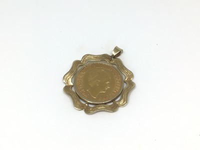 Lot 7 - Netherlands Wilhelmina 10 Guilder gold coin, 1932, in a yellow metal pendant mount