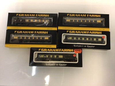 Lot 79 - Graham Farish N gauge Pullman Carriages including Diner No.0646 (6), Brake End Composite Coach No.0656 (2), First Parlour "Garnet" 374-200C (2), Second Parlour "Car No.350" 374-210C (2)...