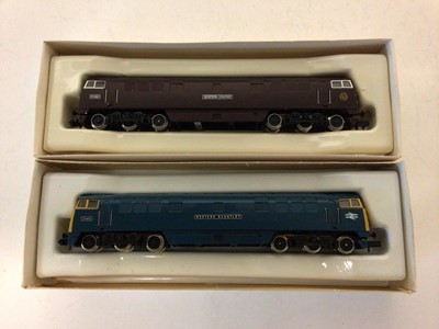 Lot 120 - Graham Farish N gauge Diesels including "Western Courier" D1062 and "Western Gauntlet" D1070, both in wrong boxes (2)