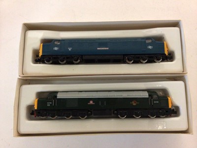 Lot 121 - Graham Farish N gauge Diesels BR blue Class 55 "The Black Watch" 55 013 and Class 40 BR green "Atlantic Conveyor" 40 106, boxed (2)