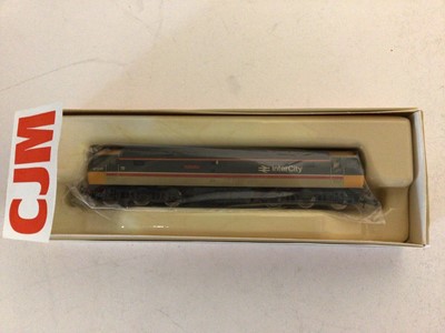 Lot 147 - CJM N gauge Intercity livery Class 47 "Royal Mail" Diesel 47549 & Class 89 "Avocet" Swallow 8900, both boxed (2)