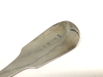 Lot 128 - Georgian silver fiddle pattern fish slice, with pierced and engraved fish decoration, 30cm long, London 1823 (James Beebe), 4.7oz