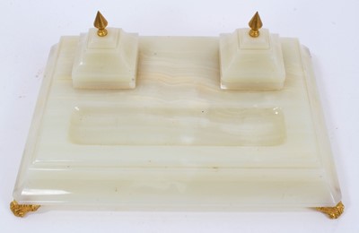 Lot 123 - Early 20th century onyx ink stand