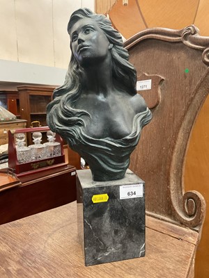 Lot 634 - Bust of an art nouveau style women