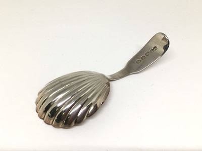 Lot 139 - Georgian silver caddy spoon with shell-shape bowl, London 1817 (William Bateman)
