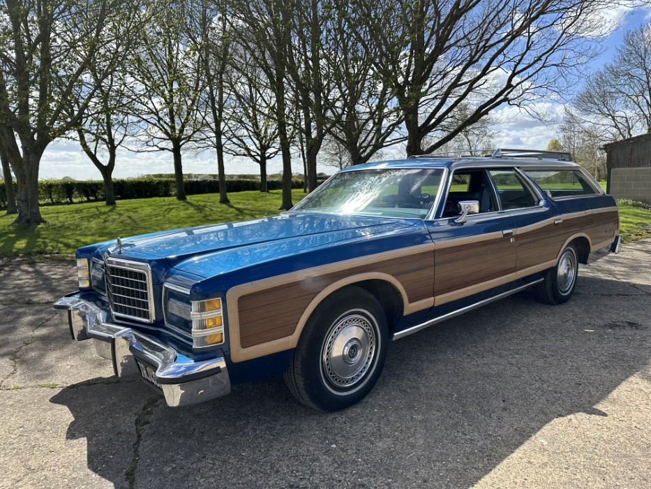  Lote 3: camioneta Ford Country Squire de 1977,