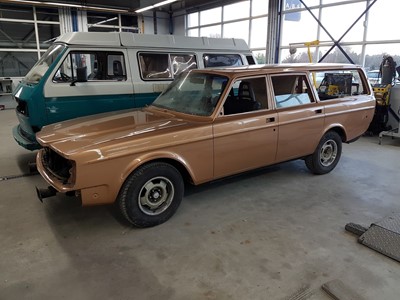 Lot 5 - 1980 Volvo 265 GLE Estate, Registration OFE 150V. This rare 2664 cc V6 engined Volvo Estate has automatic transmission and has covered 72,730 miles approximately. We have been informed that it was...
