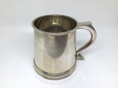 Lot 172 - Good quality silver half pint mug, London 1951 (Goldsmiths & Silversmiths), 9cm high, 9.3oz
