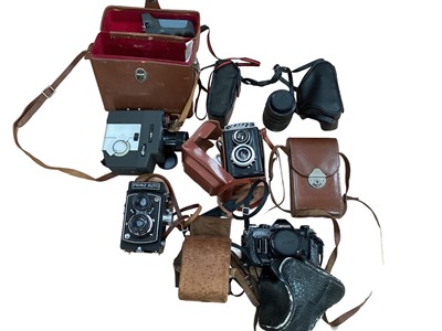 Lot 2353 - Group of cameras and accessories