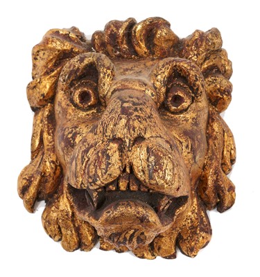 Lot 873 - 17th century carved and gilded lion mask