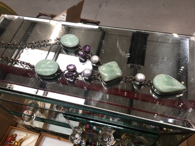 Lot 1159 - Mirrored jewellery box, costume jewellery and wristwatches