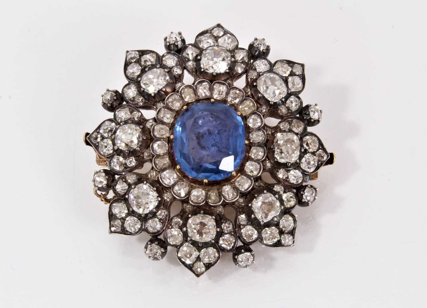 Lot 625 - Fine 19th century diamond and sapphire brooch