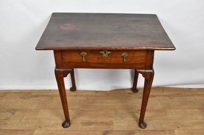 Lot 1473 - Early 18th century walnut single drawer side table