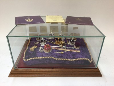 Lot 2477 - Group of Royal memorabilia