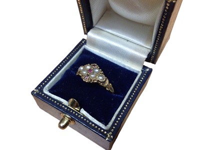 Lot 68 - Victorian 18ct gold garnett and seed pearl cluster ring