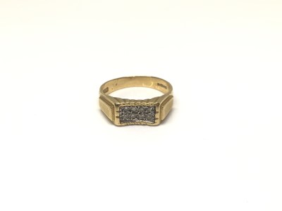 Lot 1010 - 18ct gold diamond set ring with a rectangular plaque set with eight brilliant cut diamonds (London 1978), size N½