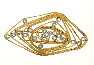 Lot 682 - 18ct gold and aquamarine brooch by Gerald Benney