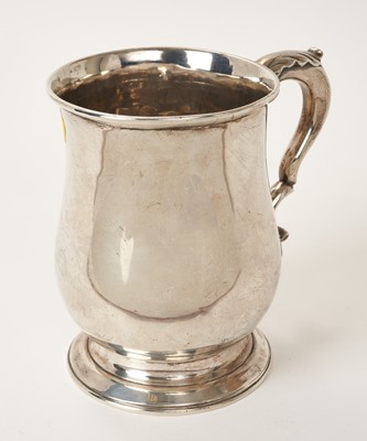 Lot 429 - George III silver mug