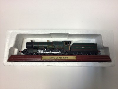 Lot 258 - Atlas Editions Collectable Model Locomotives Scale 1:100 including LNER Flying Scotsman, LNER Mallard, Nord Pacific Chapelon, GWR King Class & LMS Duchess Class, in original packaging (5)