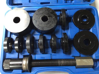 Lot 30 - Bearing/ bush removal and installation tool kit, cased
