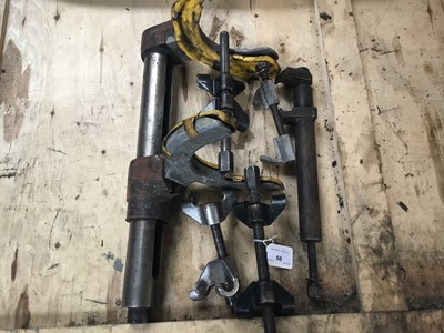 Lot 58 - McPherson strutt spring compressor tools