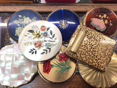 Lot 494 - Vintage compacts including Stratton