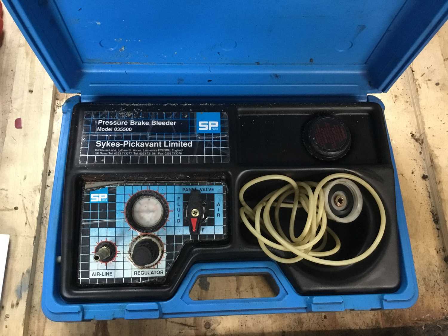 Lot 77 SP Pressure brake bleeder Model 035500