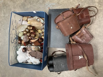 Lot 140 - Bb clarinet, cased together with binoculars and sundries