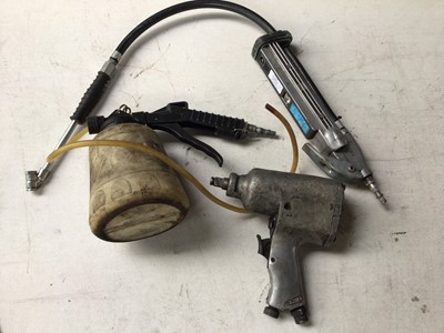Lot 147 - Selection of compressed air tools