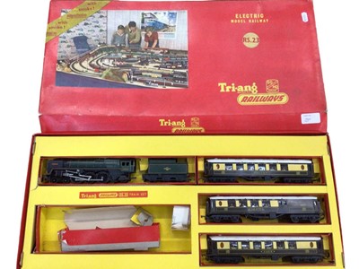 Lot 1901 - Railway Triang/Hornby OO gauge boxed locomotives