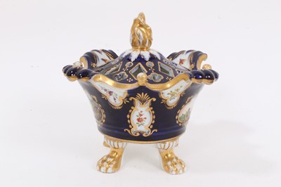 Lot 63 - Coalport potpourri bowl and cover, in Worcester style, circa 1820