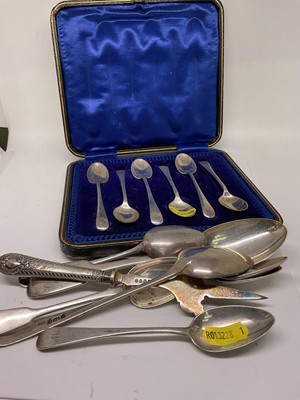 Lot 1080 - Cased set of silver teaspoons, other silver cutlery