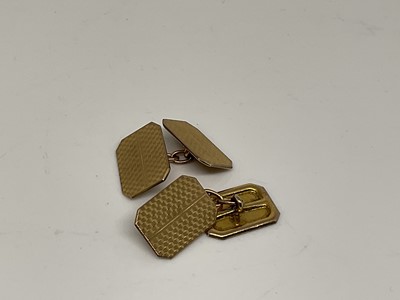 Lot 1079 - Pair of 9ct gold cuff links