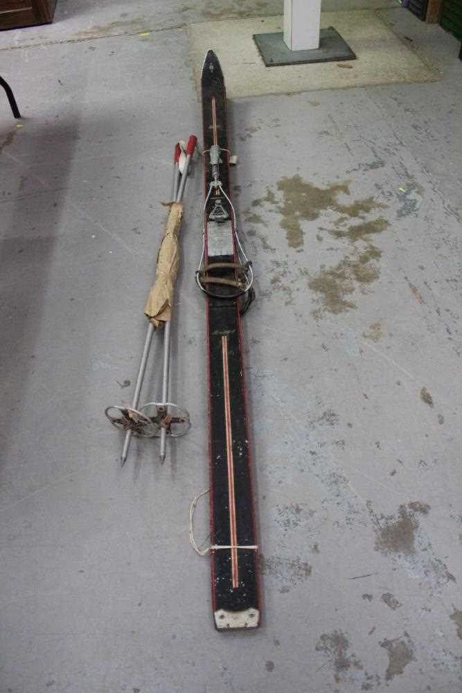 Lot 2480 - Pair of vintage skis