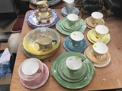 Lot 522 - Suite of Royal Albert Gossamer teawares and other ceramics