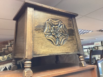 Lot 1490 - Carved oak log box