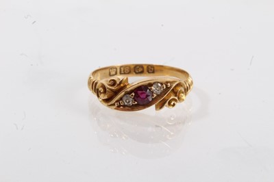 Lot 664 - Edwardian ruby and diamond three stone ring in 18ct gold setting, Birmingham 1901.