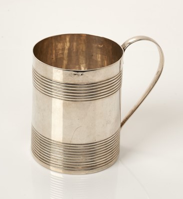 Lot 287 - George III silver mug with ribbed decoration.