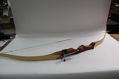 Lot 2472 - Greenkat bow and arrow set in case