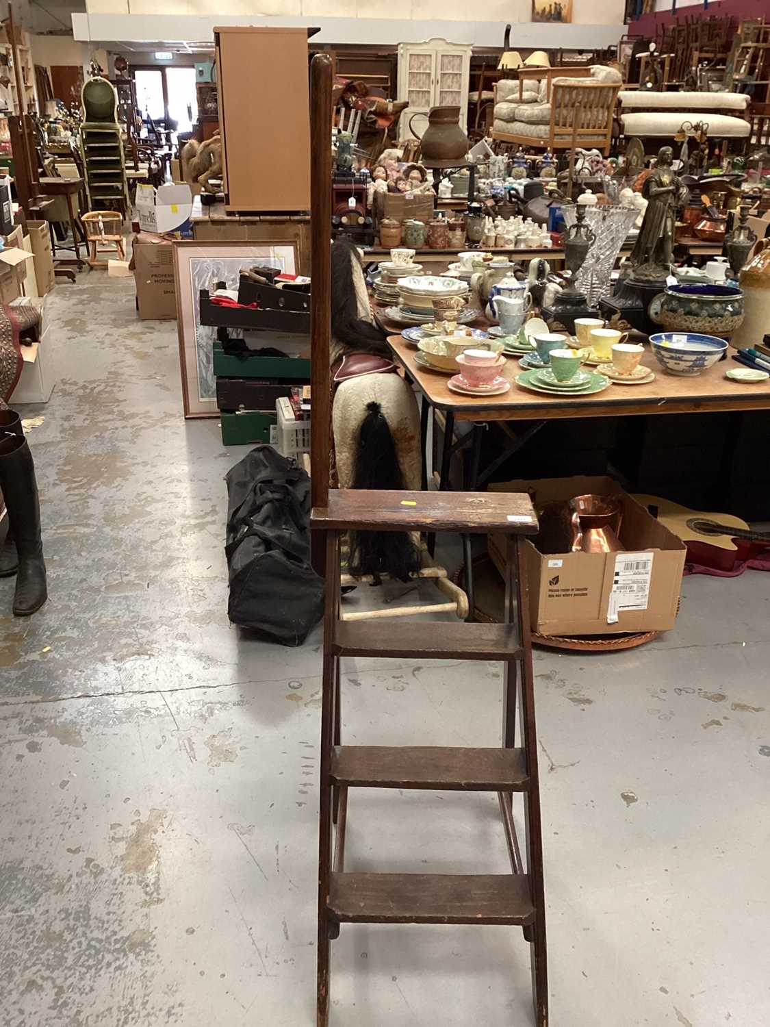 Lot 1491 - Set of library steps with handle