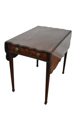 Lot 1407 - Good Chippendale style mahogany drop leaf pembroke table