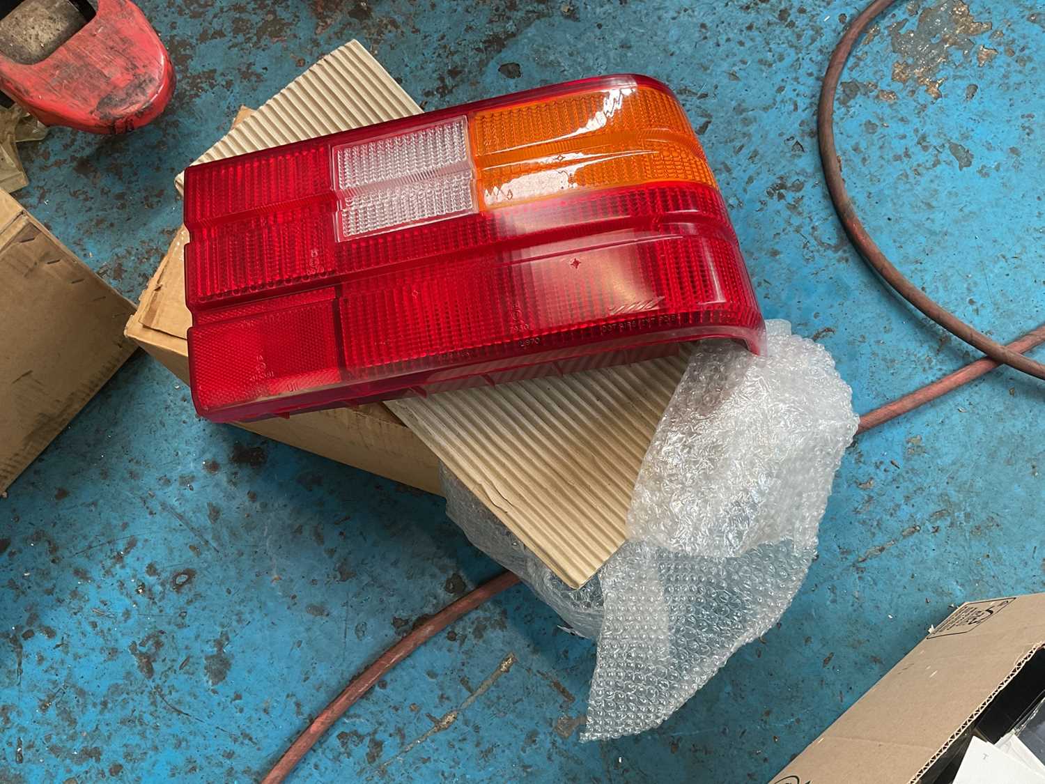 Lot 235 - New old stock Rover 800 rear light, part number XFJ10014