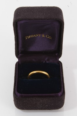 Lot 744 - Tiffany gold band in orignal box