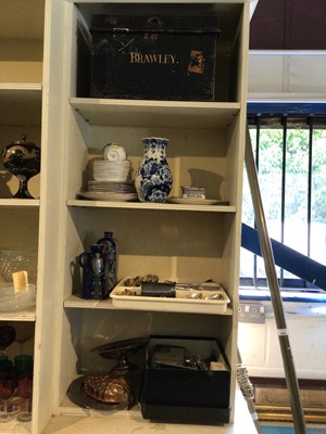 Lot 355 - Four shelves of sundry items