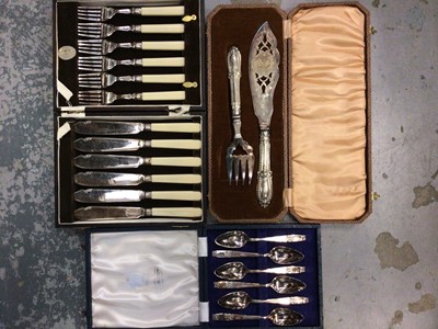 Lot 738 - Plated canteens of cutlery and other metal ware