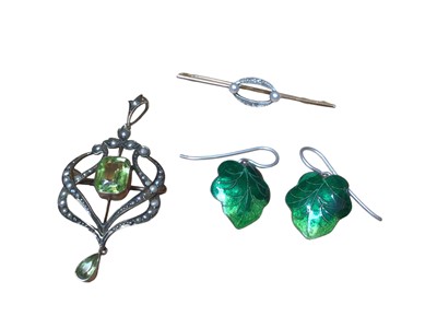 Lot 82 - Edwardian 9ct gold peridot and seed pearl pendant, Edwardian diamond and seed pearl bar brooch and a pair of white metal green enamel leaf earrings