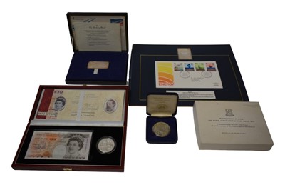 Lot 484 - G.B. - Mixed coin sets and other issues to include Royal Mint £1 silver 4 coin proof set 1984-1987, Guernsey silver 3 coin proof set 1995, collectors £10 banknote and silver proof £5 set (N.B. In c...