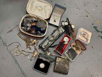 Lot 1105 - Collection of silver and costume jewellery