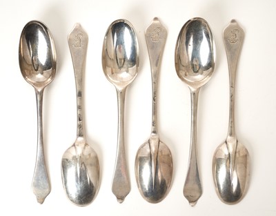 Lot 533 - Rare composite set of six late 17th/early 18th century silver Dog Nose table spoons