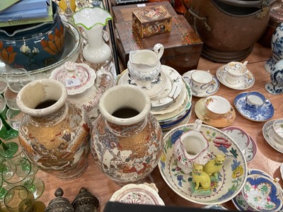 Lot 567 - Group of 19th century and later ceramics to include Royal Worcester cup and saucer, New Hall tea bowl and other items.